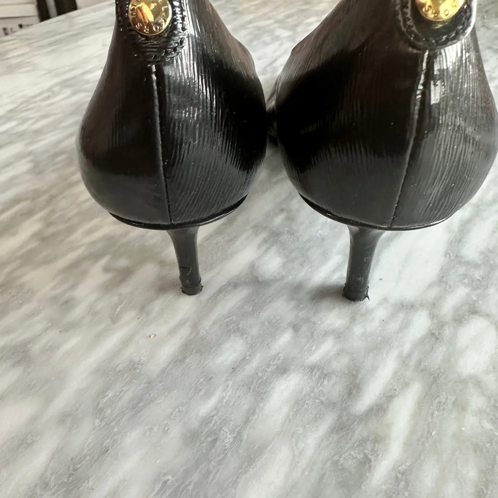 Michael Kors Black Patent Leather Pointed Low Kitten Heels - Picture 8 of 11